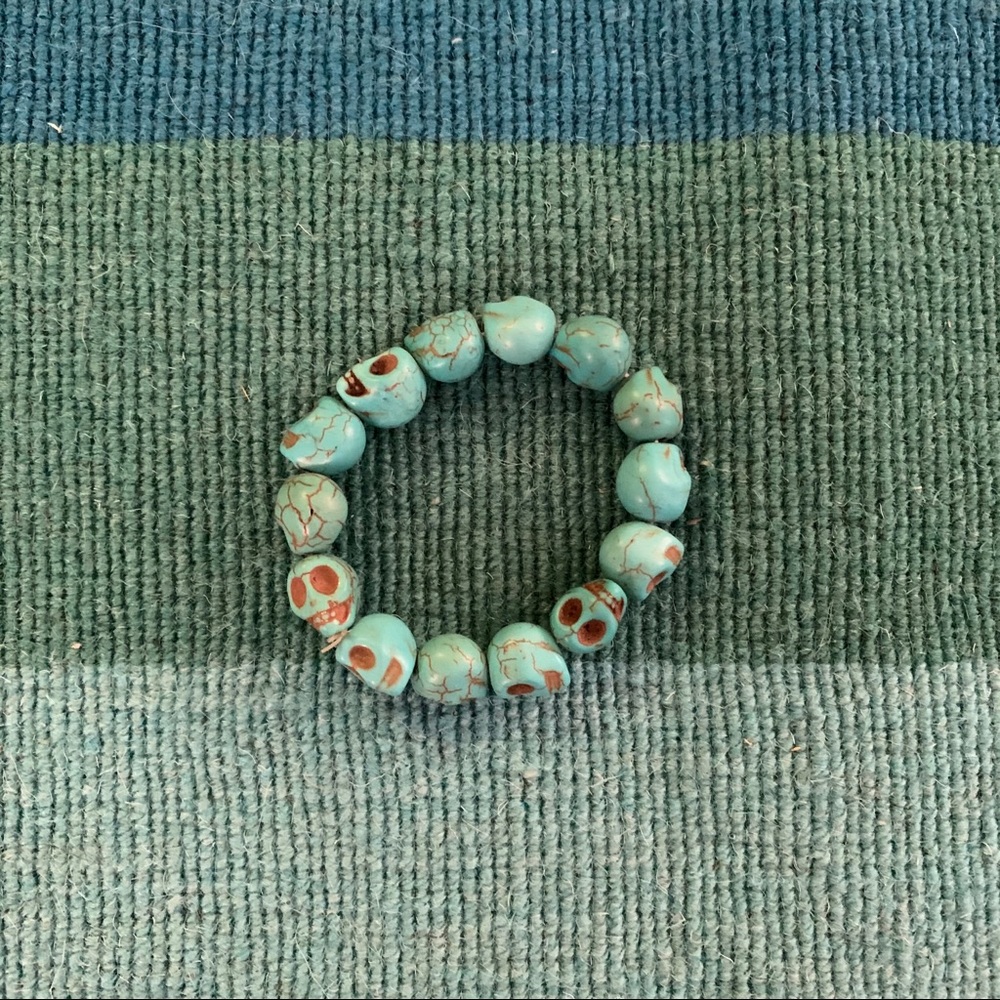 Brandy Melville blue skull bracelet - Picture 2 of 2